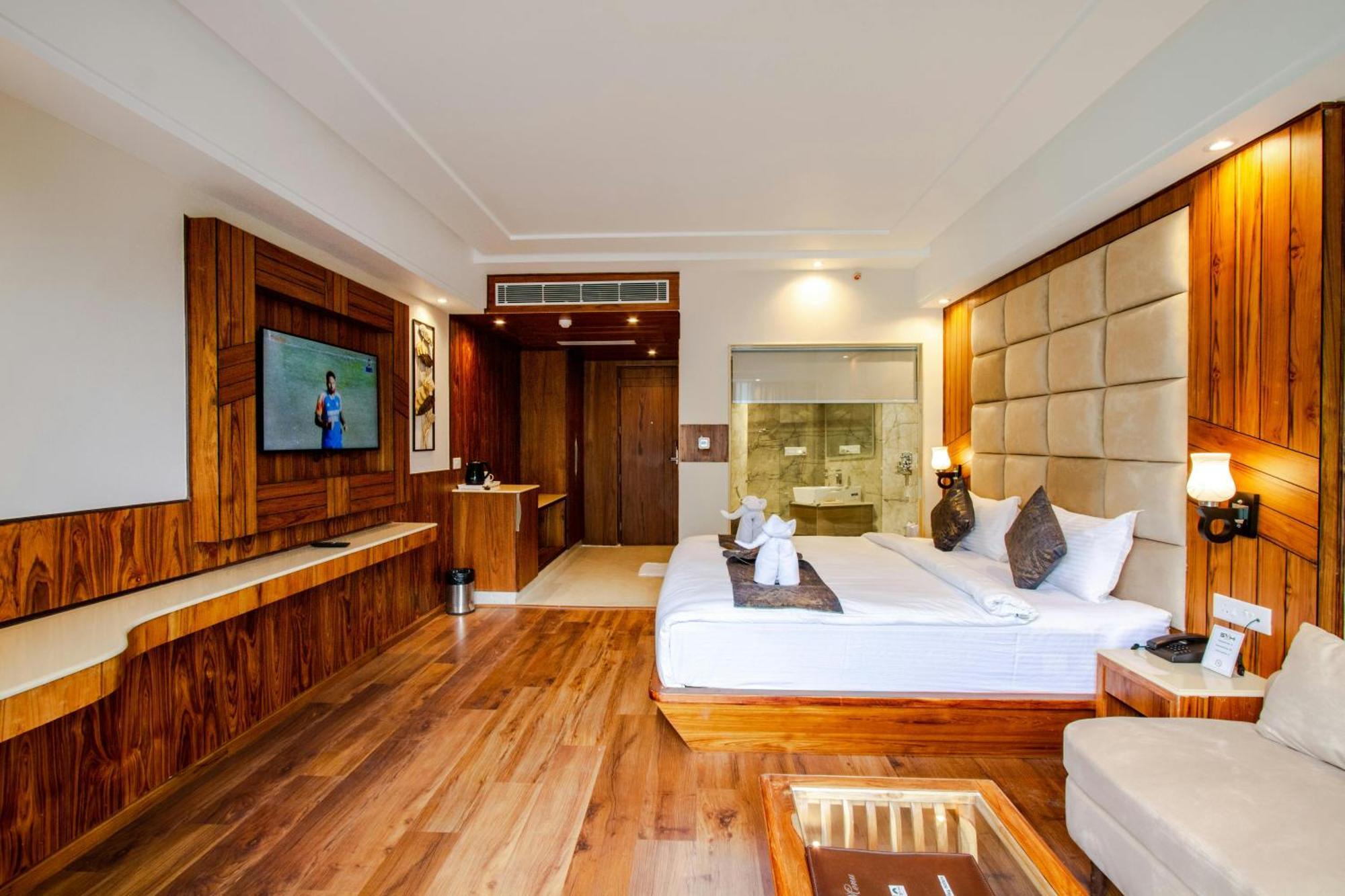 Airport Delhi Aerocity Inn Plaza Neu-Delhi Exterior foto