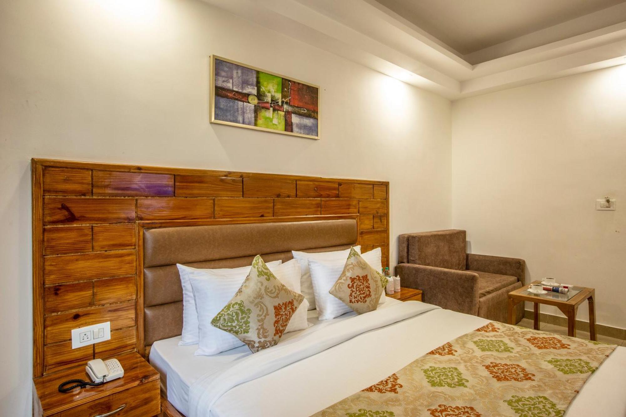 Airport Delhi Aerocity Inn Plaza Neu-Delhi Exterior foto